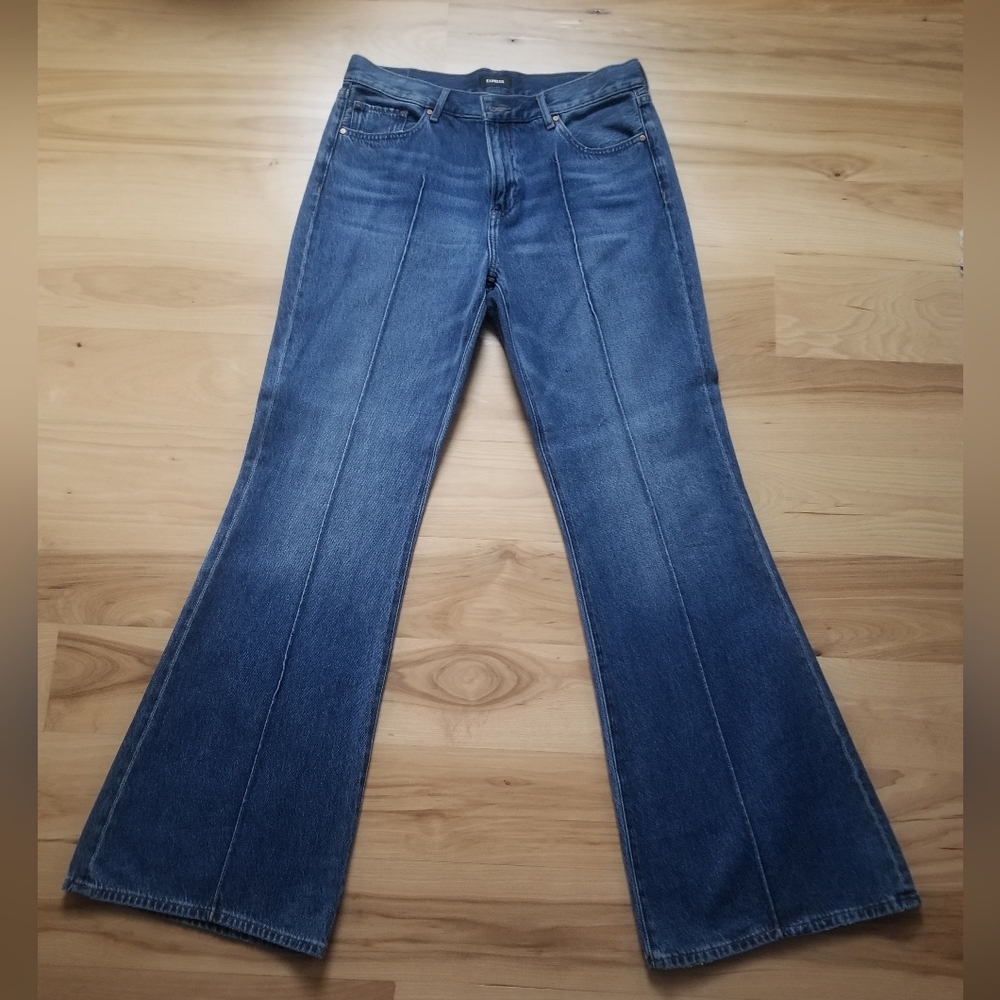 Express Flare Jeans